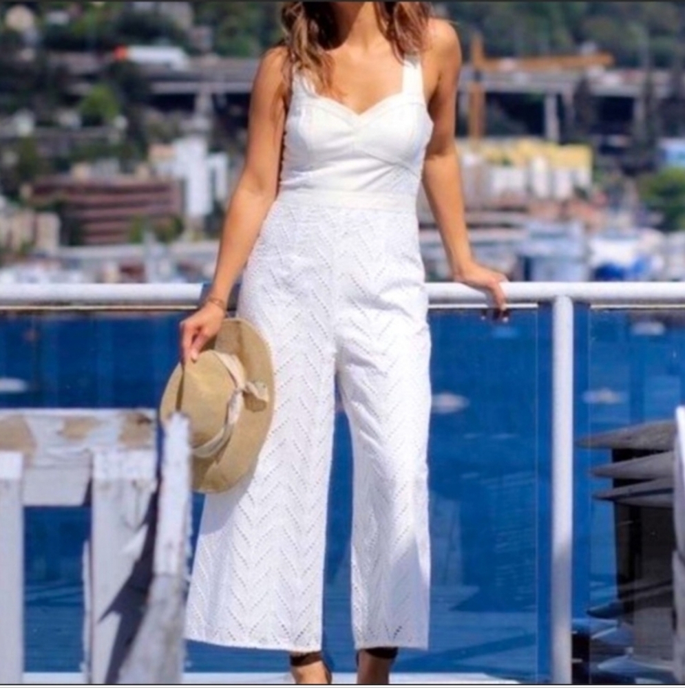 Anthropologie Ett Twa Alice White Eyelet Jumpsuit Size 4